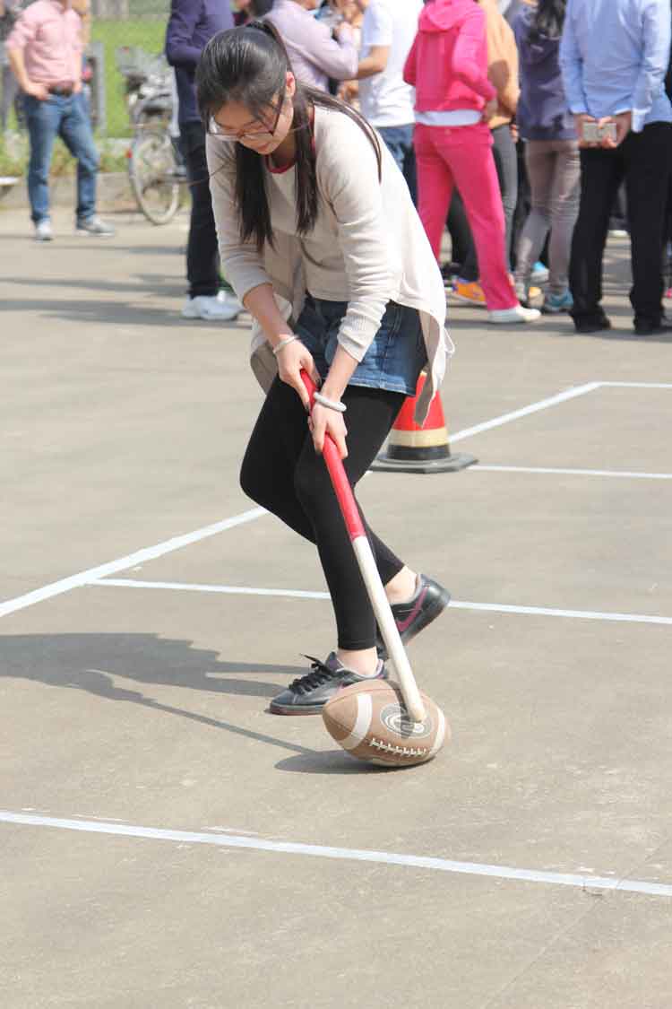 星空体育·(StarSky Sports)官方网站员工积极参加院趣味运动会